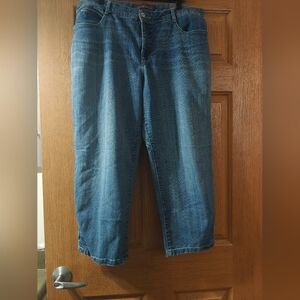 Women's Gloria Vanderbilt Crop Blue Jeans Size 18